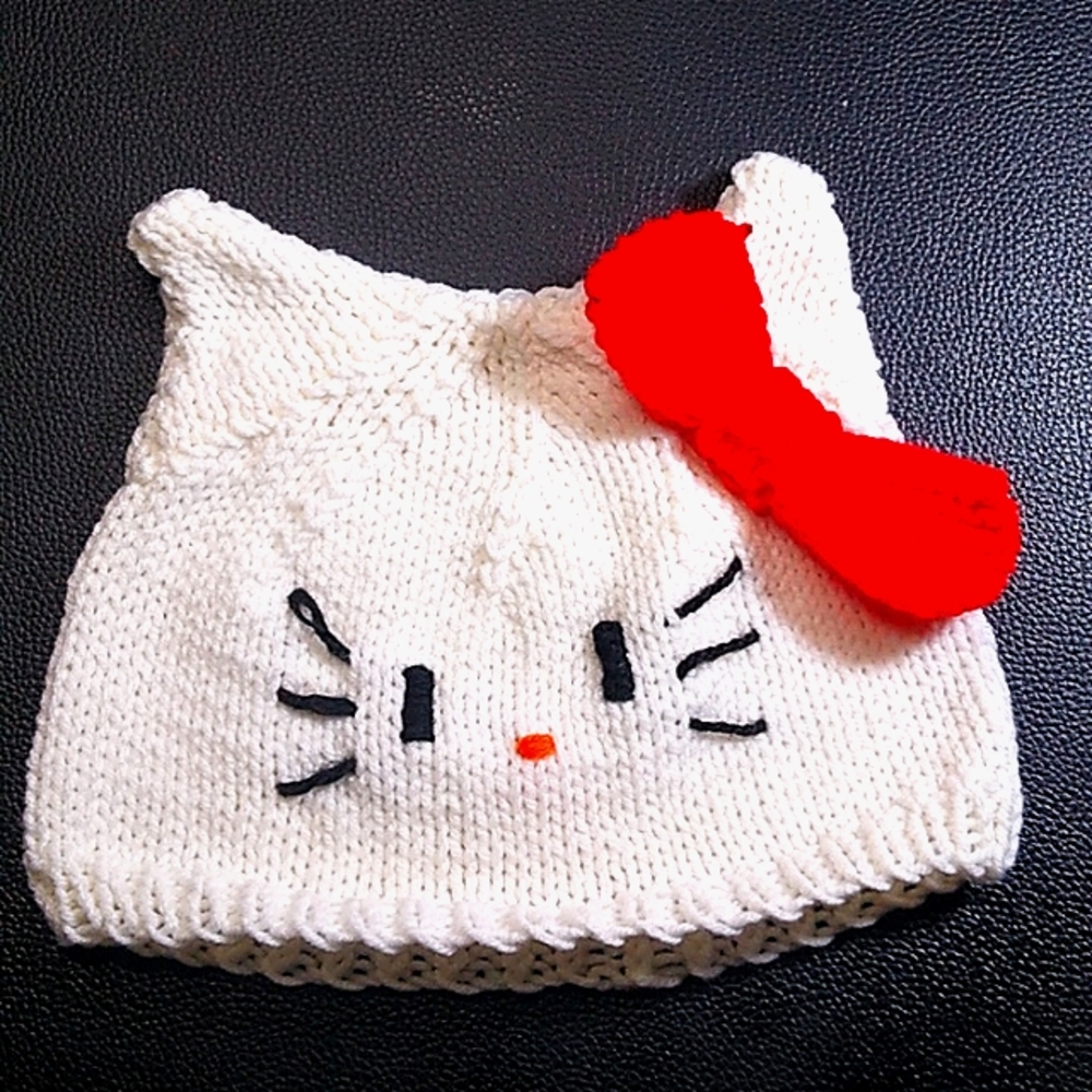 Hello kitty hat